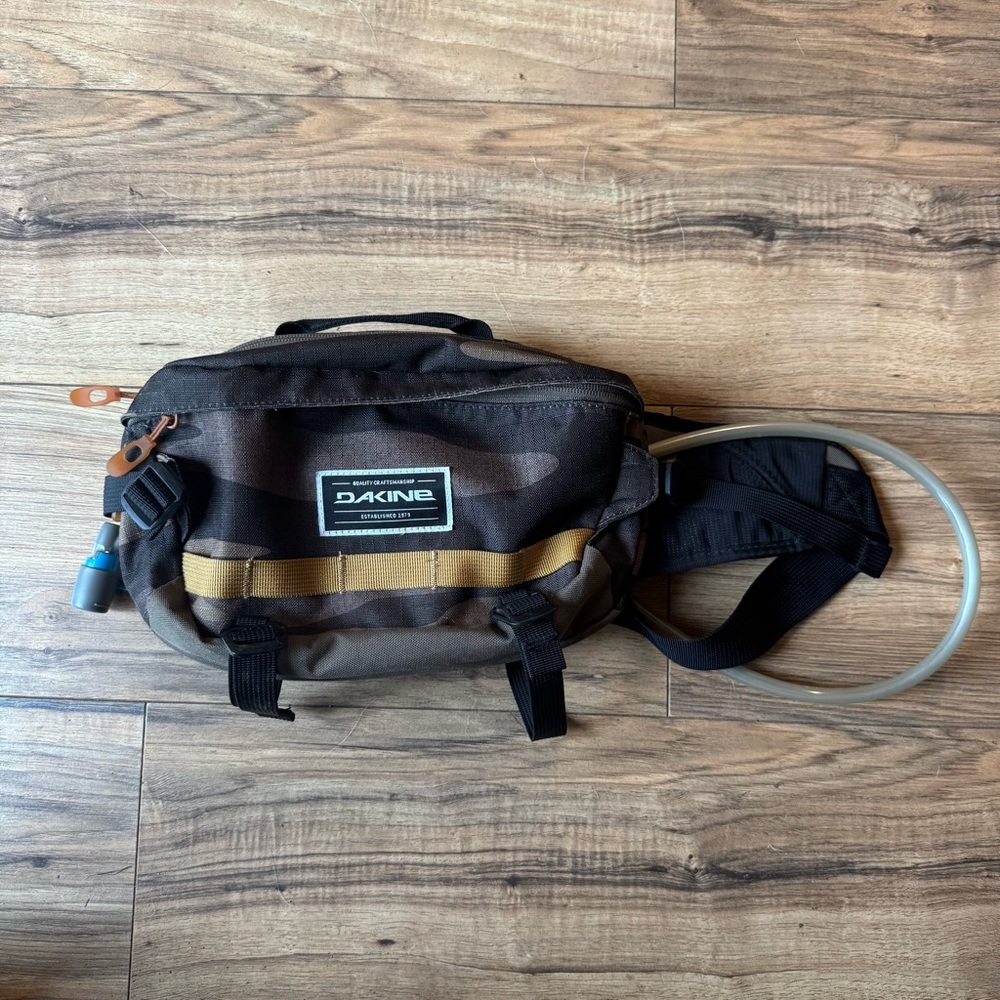 Dakine Hot Laps 5L Camo Waist Bag